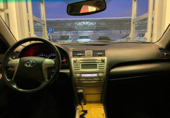 Подержанный автомобиль Toyota Camry Sedan 2007 года (9 фото)