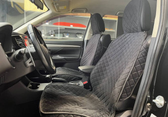 Подержанный автомобиль Mitsubishi Outlander 2013 года (13 фото)