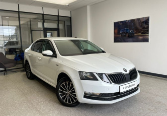 Подержанный автомобиль Skoda Octavia Liftback 2018 года (4 фото)