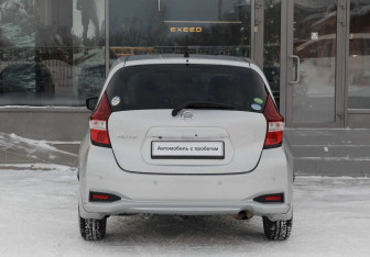 Подержанный автомобиль Nissan Note 2020 года (6 фото)