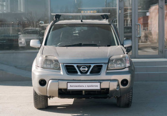 Подержанный автомобиль Nissan X-Trail 2001 года (2 фото)