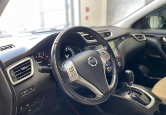 Подержанный автомобиль Nissan Qashqai 2014 года (10 фото)