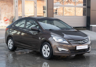 Подержанный автомобиль Hyundai Solaris Sedan 2015 года (3 фото)
