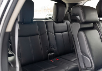 Подержанный автомобиль Nissan Pathfinder 2015 года (21 фото)