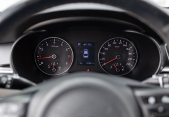 Подержанный автомобиль Kia Rio Sedan 2019 года (13 фото)