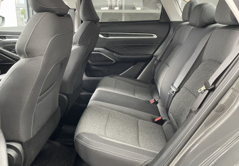 Подержанный автомобиль Geely Emgrand 2023 года (9 фото)