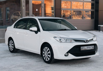 Подержанный автомобиль Toyota Corolla Sedan 2015 года (3 фото)