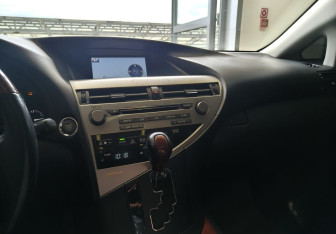 Подержанный автомобиль Lexus RX 2010 года (12 фото)