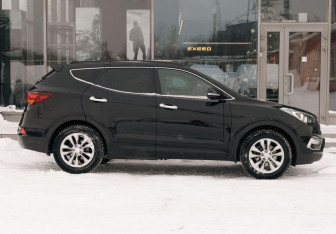Подержанный автомобиль Hyundai Santa Fe 2016 года (4 фото)