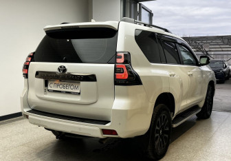 Подержанный автомобиль Toyota Land Cruiser Prado 2020 года (4 фото)