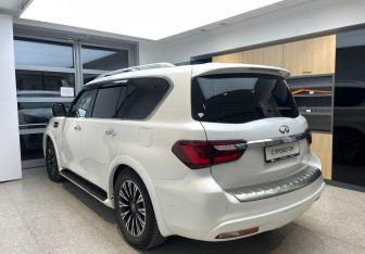 Подержанный автомобиль Infiniti QX80 2018 года (7 фото)