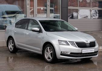 Подержанный автомобиль Skoda Octavia Liftback 2019 года (3 фото)