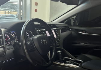 Подержанный автомобиль Toyota Camry Sedan 2018 года (7 фото)