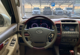 Подержанный автомобиль Lexus GX 2008 года (17 фото)