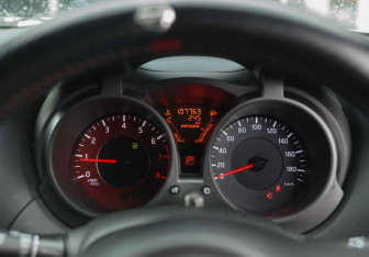Подержанный автомобиль Nissan Juke Nismo 2014 года (12 фото)
