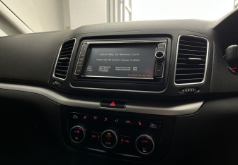 Подержанный автомобиль Volkswagen Sharan 2015 года (13 фото)
