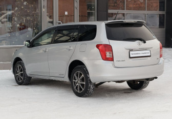 Подержанный автомобиль Toyota Corolla Wagon 2007 года (7 фото)