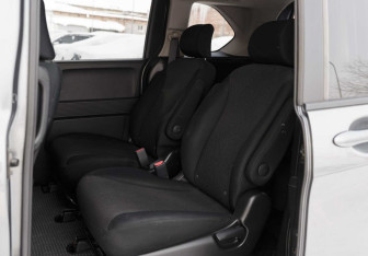 Подержанный автомобиль Honda Freed 2012 года (19 фото)