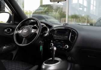 Подержанный автомобиль Nissan Juke 2013 года (10 фото)