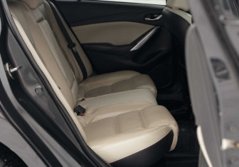 Подержанный автомобиль Mazda 6 Sedan 2013 года (20 фото)