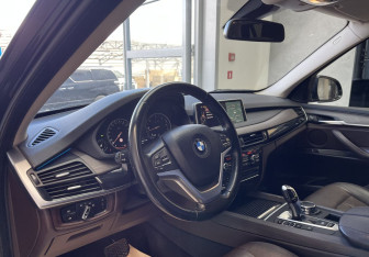 Подержанный автомобиль BMW X5 2016 года (7 фото)