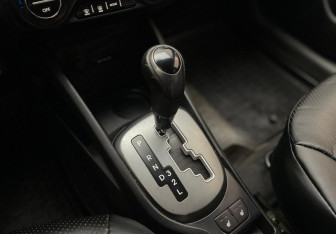 Подержанный автомобиль Kia Rio Sedan 2012 года (14 фото)