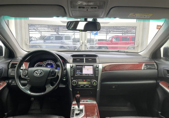 Подержанный автомобиль Toyota Camry Sedan 2013 года (9 фото)