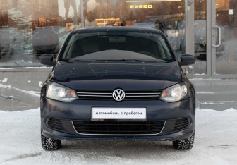 Подержанный автомобиль Volkswagen Polo Sedan 2011 года (2 фото)