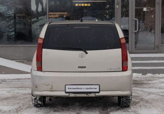 Подержанный автомобиль Toyota Opa 2001 года (6 фото)