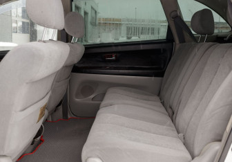 Подержанный автомобиль Toyota Nadia 2000 года (17 фото)