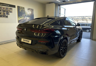 Подержанный автомобиль BMW X6 2021 года (4 фото)