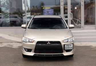 Подержанный автомобиль Mitsubishi Lancer Sedan 2007 года (2 фото)
