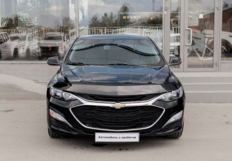 Подержанный автомобиль Chevrolet Malibu Sedan 2018 года (2 фото)
