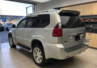 Подержанный автомобиль Lexus GX 2008 года (7 фото)