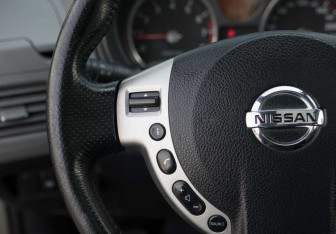 Подержанный автомобиль Nissan X-Trail 2008 года (12 фото)