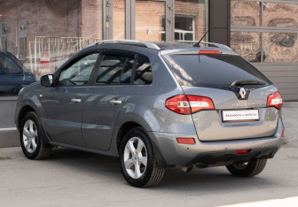 Подержанный автомобиль Renault Koleos 2008 года (7 фото)