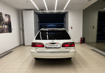 Подержанный автомобиль Toyota Camry Wagon 1999 года (5 фото)