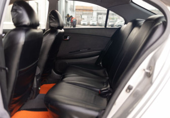 Подержанный автомобиль Nissan Primera Sedan 2001 года (19 фото)