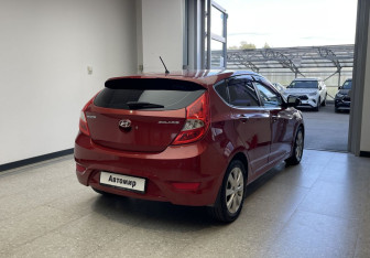 Подержанный автомобиль Hyundai Solaris Sedan 2012 года (4 фото)