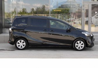 Подержанный автомобиль Toyota Sienta 2019 года (4 фото)