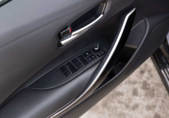 Подержанный автомобиль Toyota Corolla Sedan 2019 года (17 фото)