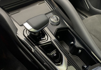 Подержанный автомобиль Geely Monjaro 2024 года (14 фото)