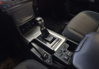 Подержанный автомобиль Toyota Land Cruiser Prado 2018 года (11 фото)