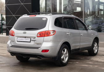 Подержанный автомобиль Hyundai Santa Fe 2007 года (5 фото)