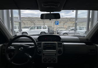 Подержанный автомобиль Nissan X-Trail 2007 года (9 фото)