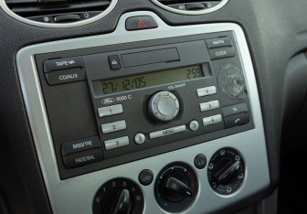 Подержанный автомобиль Ford Focus Hatchback 2006 года (13 фото)