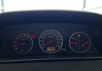 Подержанный автомобиль Nissan X-Trail 2006 года (12 фото)