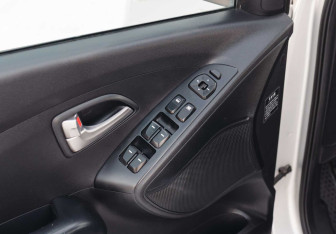 Подержанный автомобиль Hyundai Tucson 2010 года (15 фото)