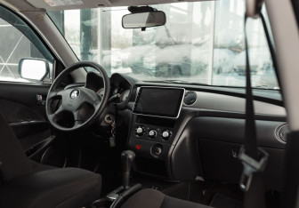 Подержанный автомобиль Mitsubishi Outlander 2004 года (10 фото)