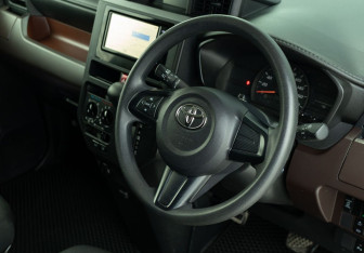 Подержанный автомобиль Toyota Tank 2019 года (11 фото)